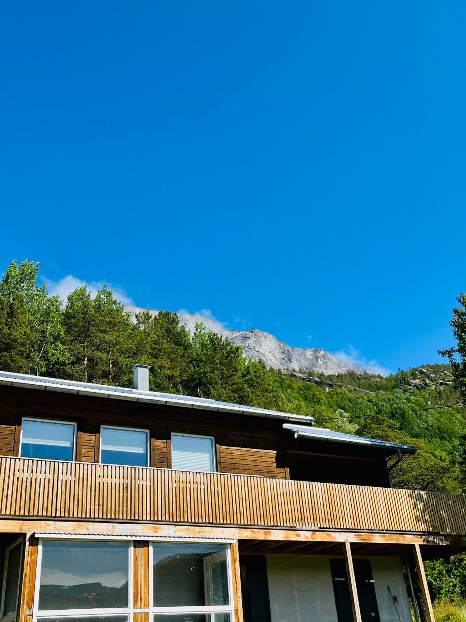 Skjomen Feriehus *